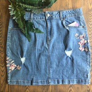 🎄George Jean skirt floral details SZ  14 NWT